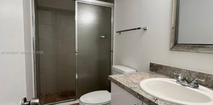Condo in North Miami, Florida, 2 bedrooms  № 2040984