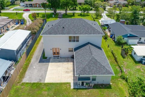 House in Tampa, Florida 6 bedrooms, 410.81 sq.m. № 2226250 - photo 2