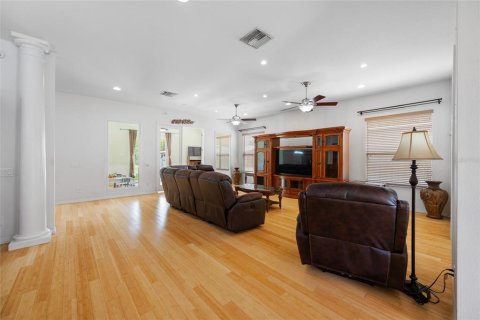 House in Tampa, Florida 6 bedrooms, 410.81 sq.m. № 2226250 - photo 19