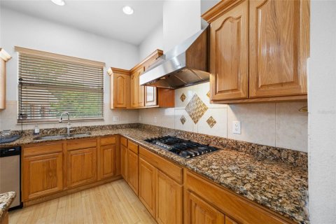 House in Tampa, Florida 6 bedrooms, 410.81 sq.m. № 2226250 - photo 15