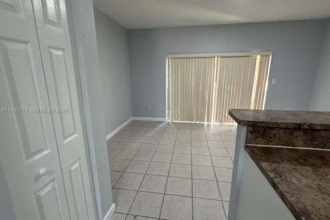 Villa ou maison à louer à Homestead, Floride: 3 chambres, 108.6 m2 № 2048024 - photo 5