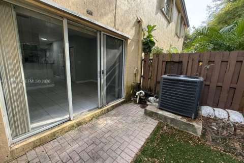 Villa ou maison à louer à Homestead, Floride: 3 chambres, 108.6 m2 № 2048024 - photo 14