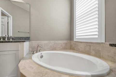 House in Clearwater, Florida 4 bedrooms, 184.6 sq.m. № 2114992 - photo 28