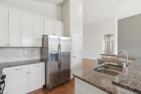 House in Clearwater, Florida 4 bedrooms, 184.6 sq.m. № 2114992 - photo 17