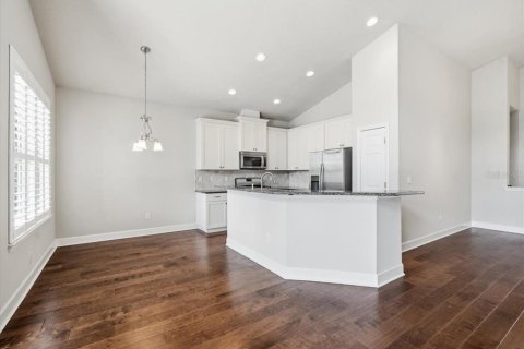 House in Clearwater, Florida 4 bedrooms, 184.6 sq.m. № 2114992 - photo 14