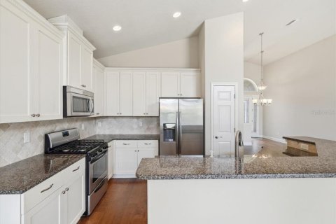 House in Clearwater, Florida 4 bedrooms, 184.6 sq.m. № 2114992 - photo 15