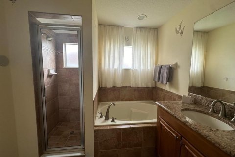 House in Kissimmee, Florida 6 bedrooms, 326.27 sq.m. № 1824565 - photo 29