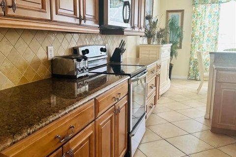 House in Kissimmee, Florida 6 bedrooms, 326.27 sq.m. № 1824565 - photo 7