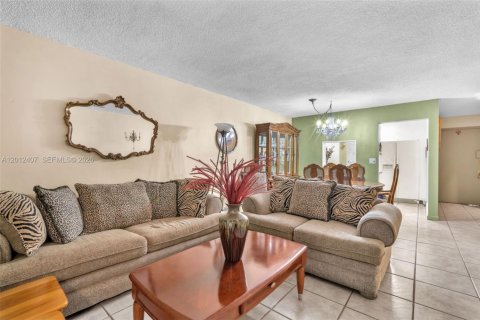 Condominio en Miami, Florida, 2 dormitorios  № 2189843