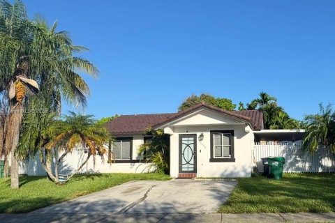 Casa en Miami, Florida 3 dormitorios, 125.6 m2 № 1963469