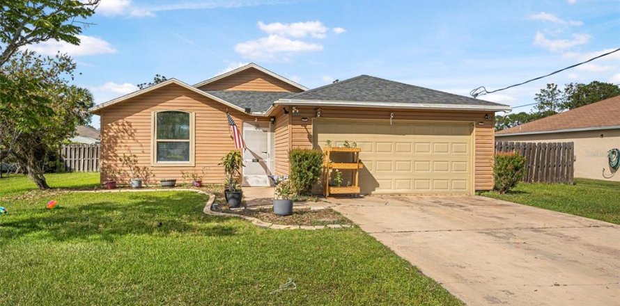 House in Palm Coast, Florida 3 bedrooms, 118.45 sq.m. № 1723309
