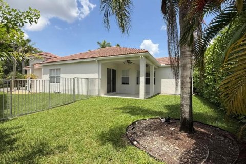 Villa ou maison à vendre à Weston, Floride: 3 chambres, 154.4 m2 № 2082970 - photo 2