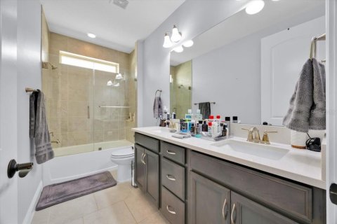 House in Orlando, Florida 4 bedrooms, 230.49 sq.m. № 1733553 - photo 30