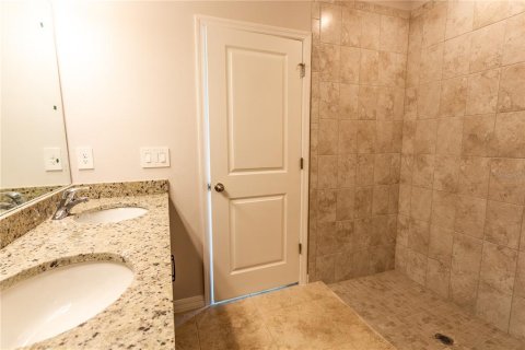 House in Lehigh Acres, Florida 4 bedrooms, 167.5 sq.m. № 1565735 - photo 12