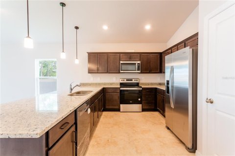 House in Lehigh Acres, Florida 4 bedrooms, 167.5 sq.m. № 1565735 - photo 4