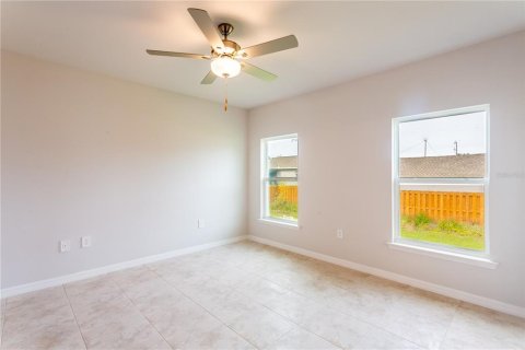 House in Lehigh Acres, Florida 4 bedrooms, 167.5 sq.m. № 1565735 - photo 9