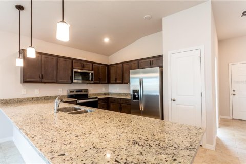 House in Lehigh Acres, Florida 4 bedrooms, 167.5 sq.m. № 1565735 - photo 5