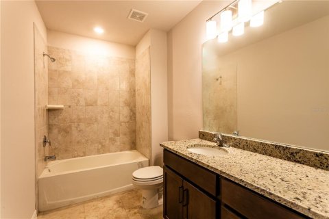 House in Lehigh Acres, Florida 4 bedrooms, 167.5 sq.m. № 1565735 - photo 17
