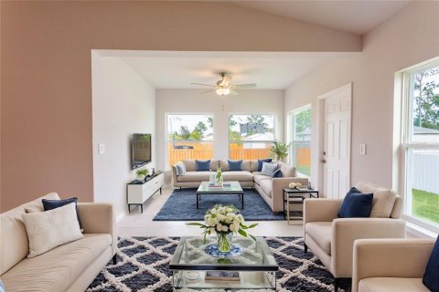 House in Lehigh Acres, Florida 4 bedrooms, 167.5 sq.m. № 1565735 - photo 20