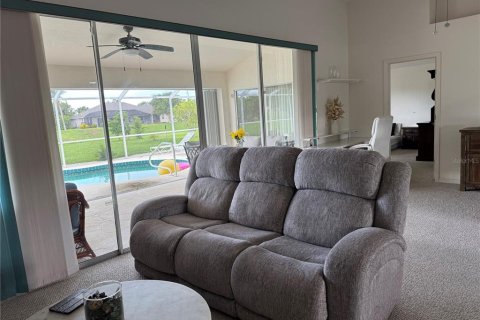 House in Rotonda, Florida 3 bedrooms, 167.41 sq.m. № 2115649 - photo 20