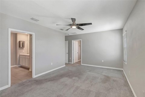 House in Wimauma, Florida 5 bedrooms, 234.3 sq.m. № 2121635 - photo 30