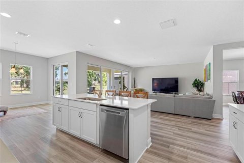 House in Fish Hawk, Florida 5 bedrooms, 319.77 sq.m. № 2427392 - photo 6