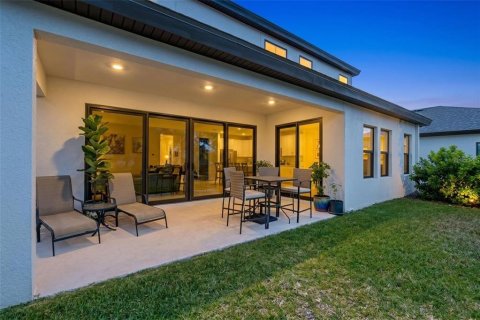 House in Fish Hawk, Florida 5 bedrooms, 319.77 sq.m. № 2427392 - photo 5