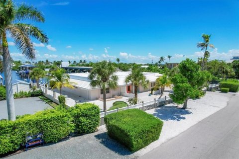 Casa en alquiler en Boca Grande, Florida, 3 dormitorios, 304.35 m2 № 1910237 - foto 1