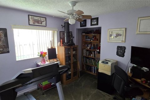 House in Sunrise, Florida 4 bedrooms, 140.84 sq.m. № 1739733 - photo 8