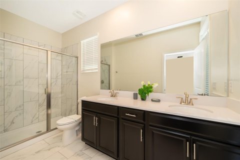 Casa en venta en Kissimmee, Florida, 5 dormitorios, 278.34 m2 № 1911825 - foto 20