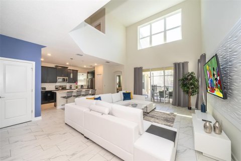 Casa en venta en Kissimmee, Florida, 5 dormitorios, 278.34 m2 № 1911825 - foto 6