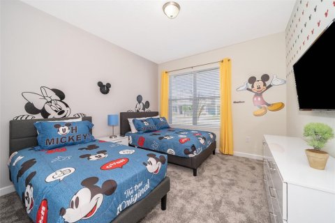 Casa en venta en Kissimmee, Florida, 5 dormitorios, 278.34 m2 № 1911825 - foto 18