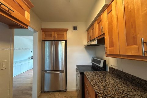 Copropriété à louer à Miami, Floride: 2 chambres, 74.32 m2 № 1938854 - photo 8