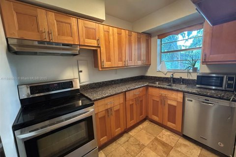 Copropriété à louer à Miami, Floride: 2 chambres, 74.32 m2 № 1938854 - photo 7