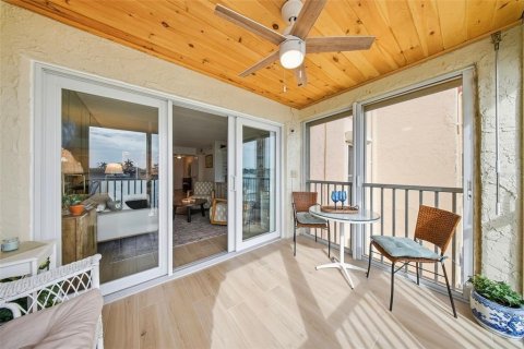 Condo in Saint Pete Beach, Florida, 2 bedrooms  № 2094142 - photo 21