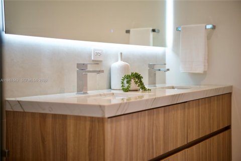 Villa ou maison à vendre à Miami Shores, Floride: 4 chambres, 209.77 m2 № 2025245 - photo 24