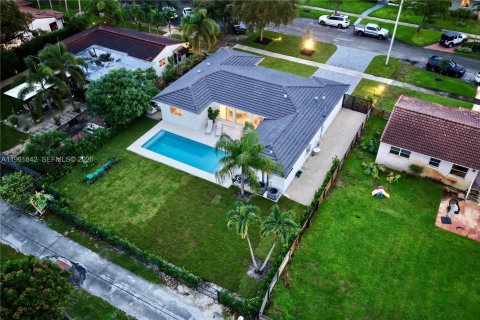 Villa ou maison à vendre à Miami Shores, Floride: 4 chambres, 209.77 m2 № 2025245 - photo 23