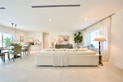 Villa ou maison à vendre à Miami Shores, Floride: 4 chambres, 209.77 m2 № 2025245 - photo 3