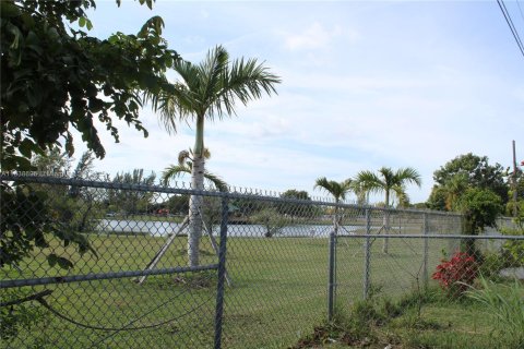 Купить виллу или дом в Флорида-Сити, Флорида 4 спальни, 140.65м2, № 2005940 - фото 2