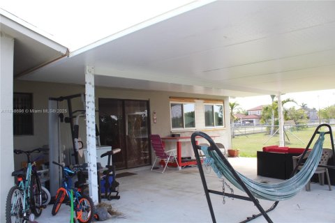 Купить виллу или дом в Флорида-Сити, Флорида 4 спальни, 140.65м2, № 2005940 - фото 30