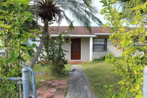 Купить виллу или дом в Флорида-Сити, Флорида 4 спальни, 140.65м2, № 2005940 - фото 5