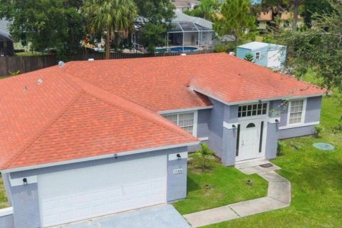 House in Port St. Lucie, Florida 3 bedrooms, 126.16 sq.m. № 2401239 - photo 9
