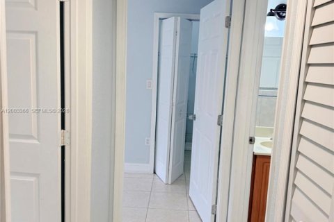 Copropriété à louer à Hialeah, Floride: 2 chambres, 82.03 m2 № 2066589 - photo 8