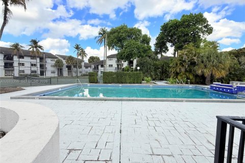 Copropriété à louer à Hialeah, Floride: 2 chambres, 82.03 m2 № 2066589 - photo 16