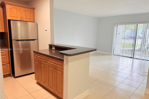Copropriété à louer à Hialeah, Floride: 2 chambres, 82.03 m2 № 2066589 - photo 5