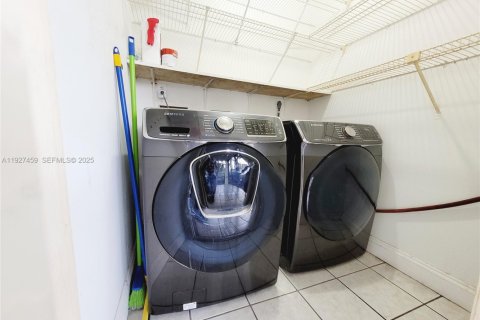 Copropriété à louer à Hialeah, Floride: 2 chambres, 80.82 m2 № 1986024 - photo 15