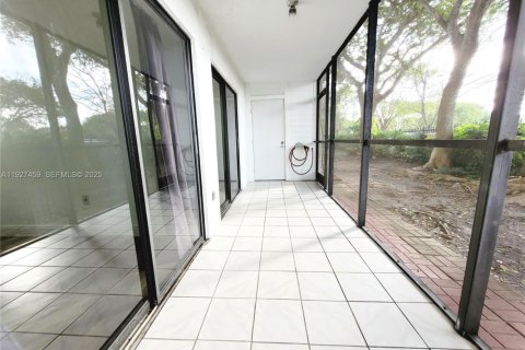 Copropriété à louer à Hialeah, Floride: 2 chambres, 80.82 m2 № 1986024 - photo 13