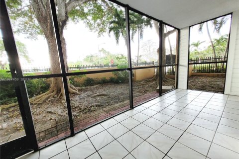 Copropriété à louer à Hialeah, Floride: 2 chambres, 80.82 m2 № 1986024 - photo 14