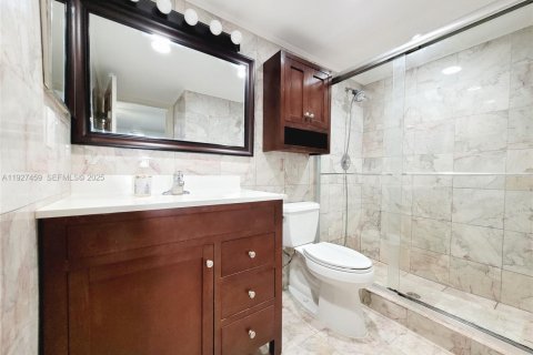 Copropriété à louer à Hialeah, Floride: 2 chambres, 80.82 m2 № 1986024 - photo 11