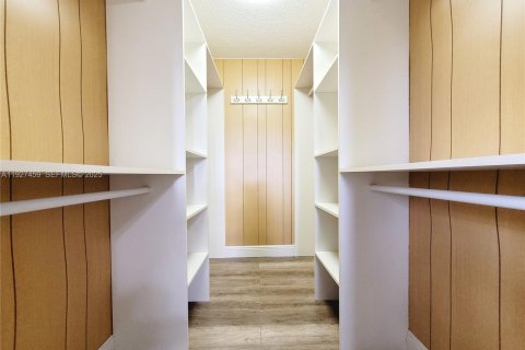 Copropriété à louer à Hialeah, Floride: 2 chambres, 80.82 m2 № 1986024 - photo 12